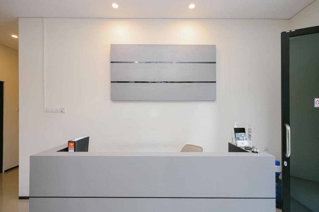 Urbanview B Syariah Lumajang By Reddoorz Hotel Buitenkant foto