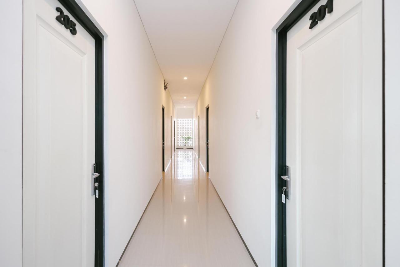 Urbanview B Syariah Lumajang By Reddoorz Hotel Buitenkant foto