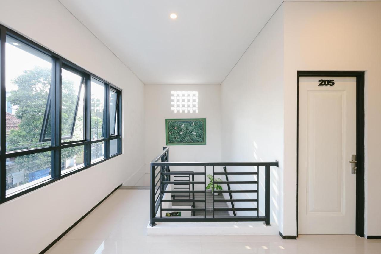 Urbanview B Syariah Lumajang By Reddoorz Hotel Buitenkant foto