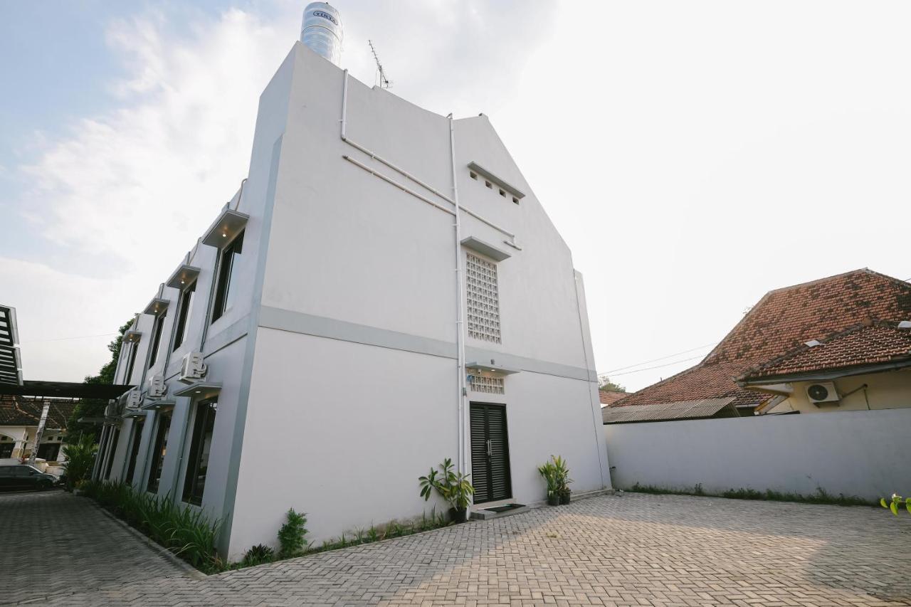Urbanview B Syariah Lumajang By Reddoorz Hotel Buitenkant foto
