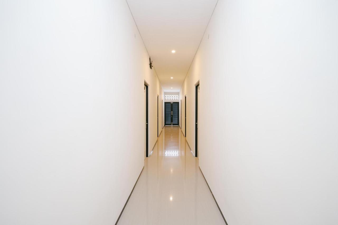 Urbanview B Syariah Lumajang By Reddoorz Hotel Buitenkant foto