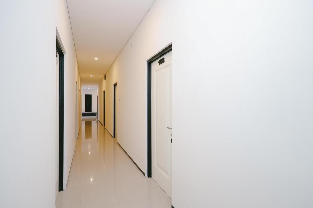 Urbanview B Syariah Lumajang By Reddoorz Hotel Buitenkant foto
