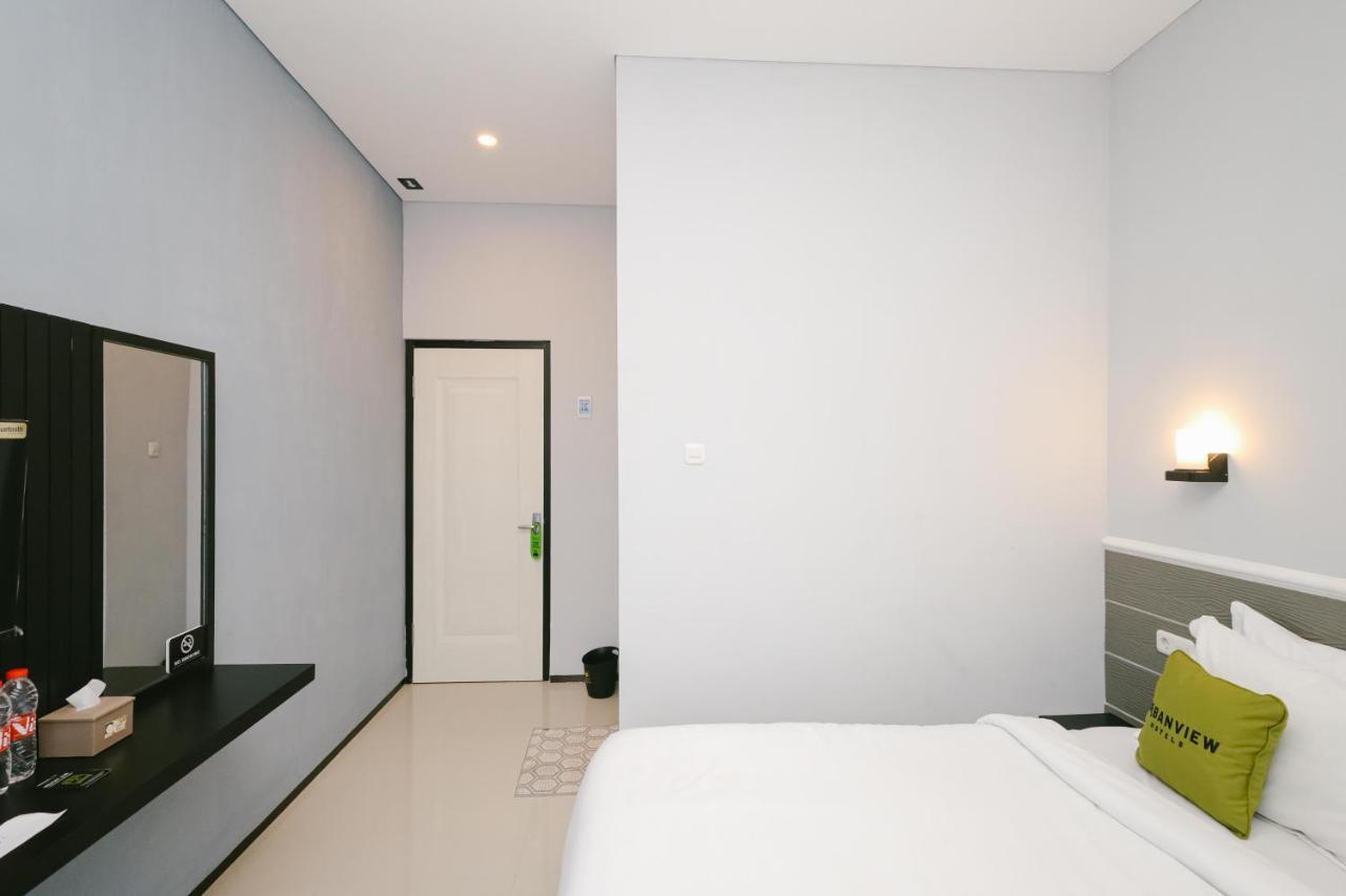 Urbanview B Syariah Lumajang By Reddoorz Hotel Buitenkant foto
