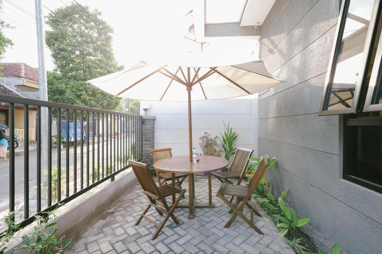Urbanview B Syariah Lumajang By Reddoorz Hotel Buitenkant foto