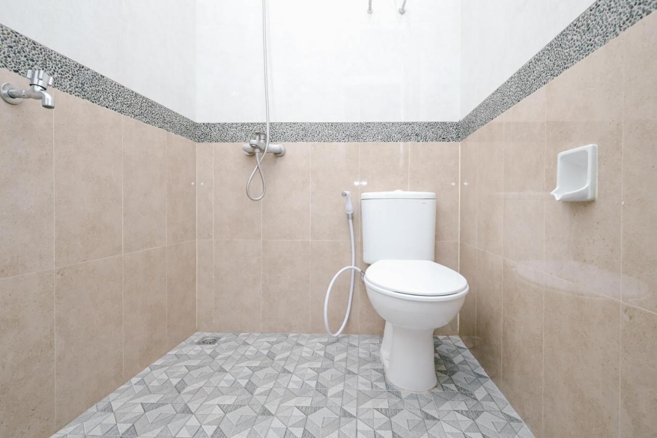 Urbanview B Syariah Lumajang By Reddoorz Hotel Buitenkant foto