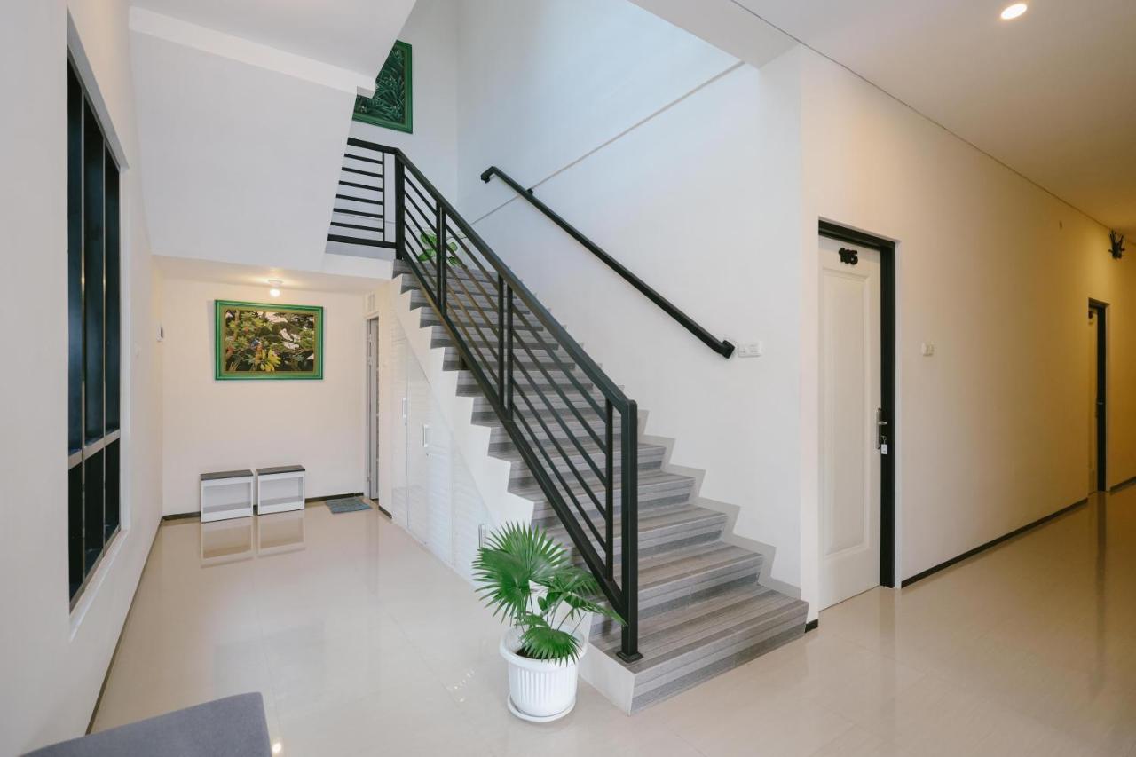 Urbanview B Syariah Lumajang By Reddoorz Hotel Buitenkant foto