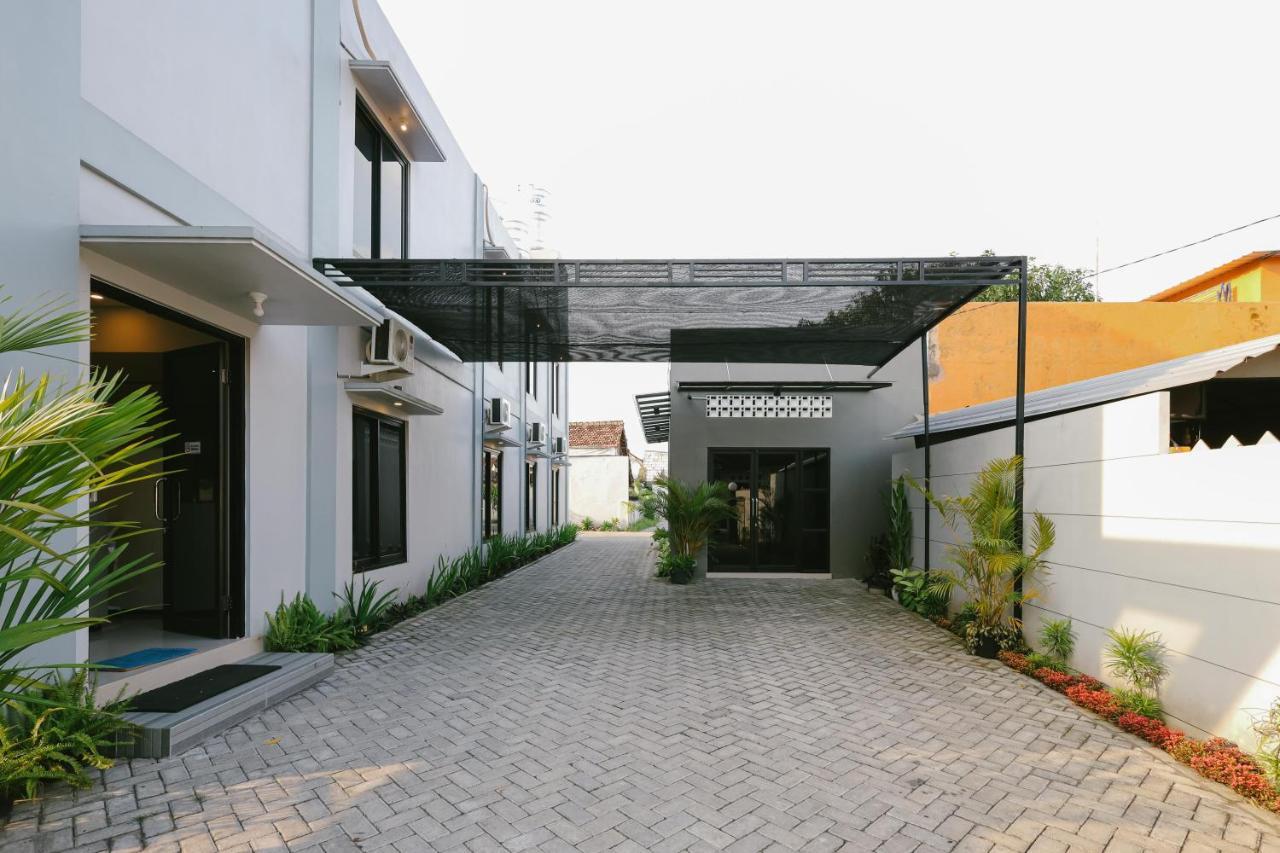 Urbanview B Syariah Lumajang By Reddoorz Hotel Buitenkant foto